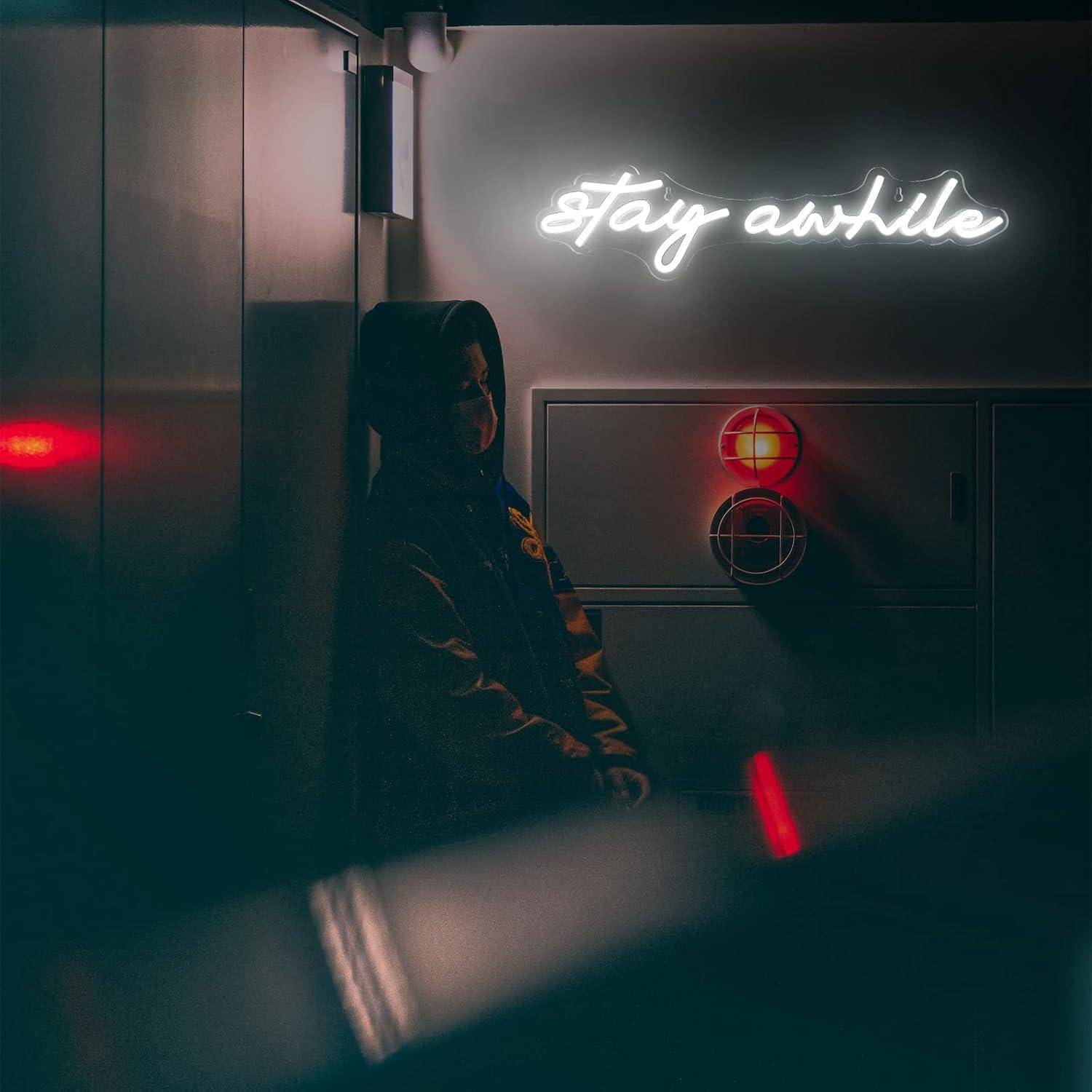 Insegne al Neon 'Stay Awhile'  - Home Bar Signs recensione e prezzo