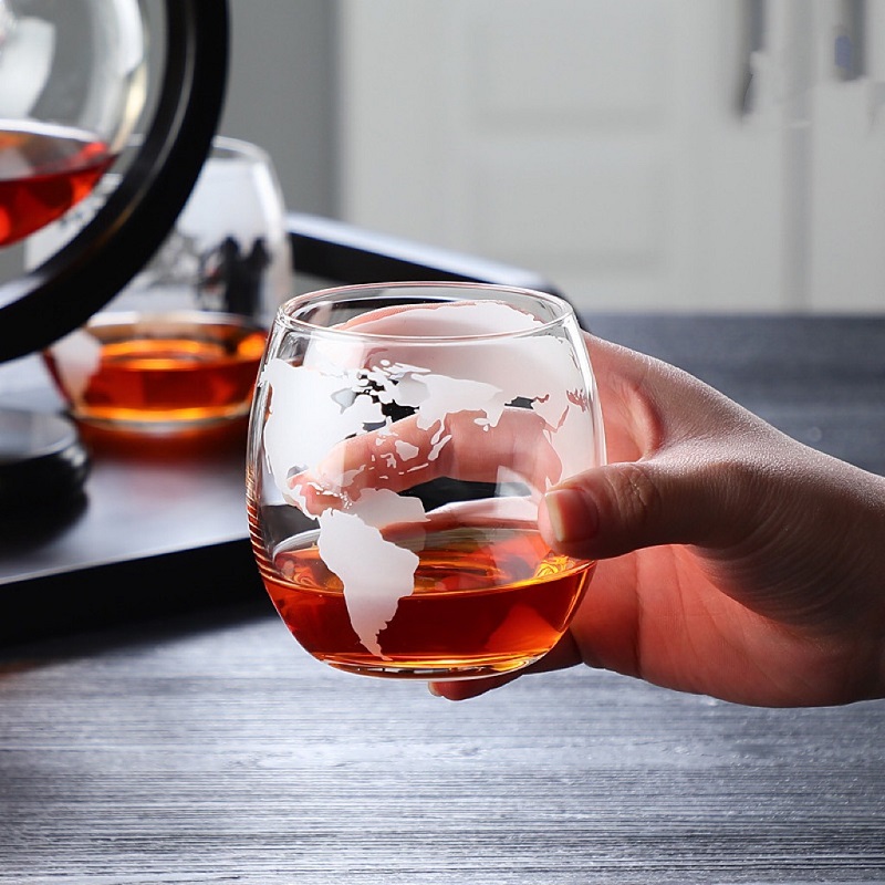 Set decanter a globo creativo  - Decanter Globe Set recensione e prezzo
